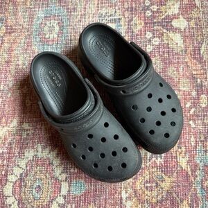 Crocs women’s 9 Classic Platform Clogs by Crocs in Black